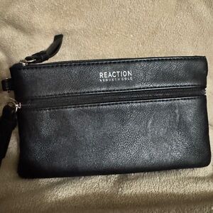 Kenneth Cole Reaction Black Toiletry Bag Minimalist Design